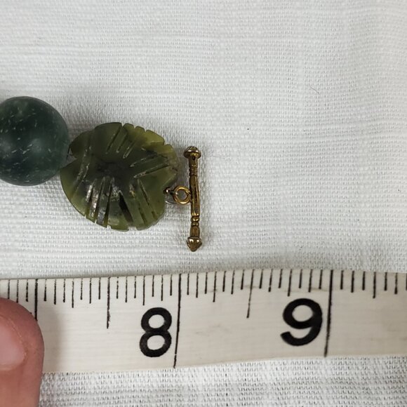 Beautiful Natural Jade Stone Frosted Bead Bracelet Gold Tone Accents - Picture 8 of 8